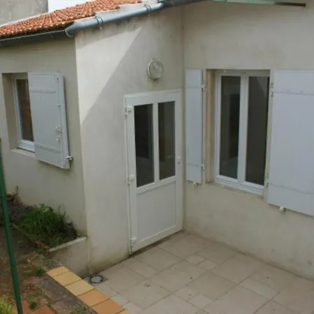 Maison Fouras, 4 Pieces, 5 Personnes - Fr-1-709-16 度假居 富拉